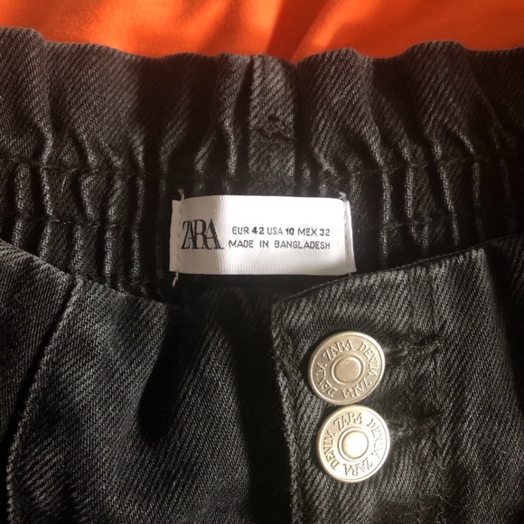 SOLDBlack Zara paper bag denim shorts - Picture 4 of 4